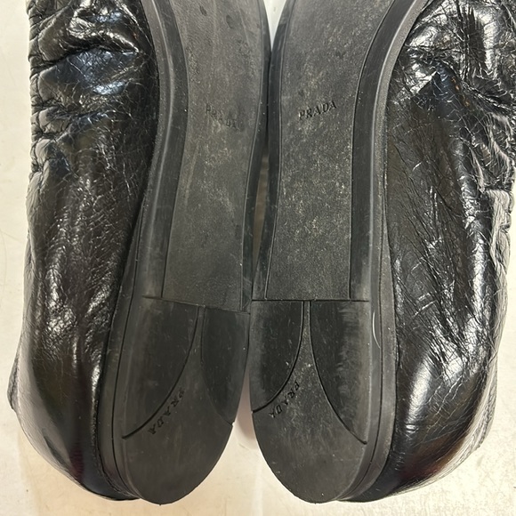 EUC PRADA logo cap toe black leather ballet flat shoes 39 - Picture 6 of 9